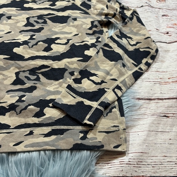 Monrow Camo Pullover Sweatshirt sz S - Picture 4 of 9